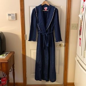 Vintage Evelyn Pearson blue polkadotted, bathrobe size large